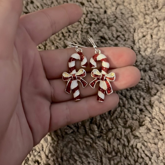 Earrings for anyone - Picture 6 of 17